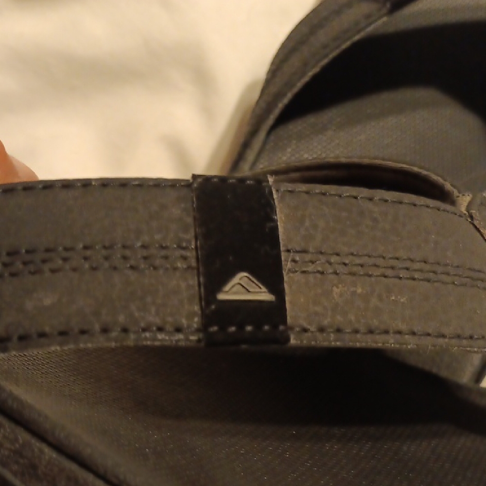 Reef Black Flip-Flops - Picture 7 of 8